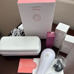 LightStim for Wrinkles | Red LED + bonus Le Mieux Skincare